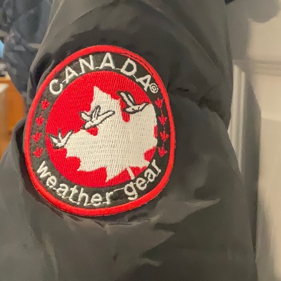 EUC Canada Weather Gear fully reversible black parka to fluffy faux fur. - Picture 3 of 11